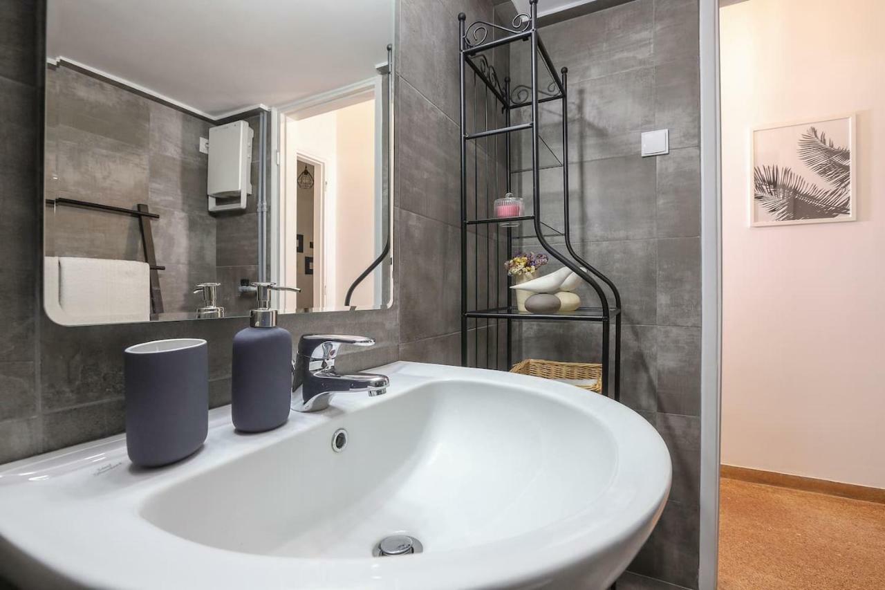Charming Apartment Near Panathenaic Stadium ภายนอก รูปภาพ